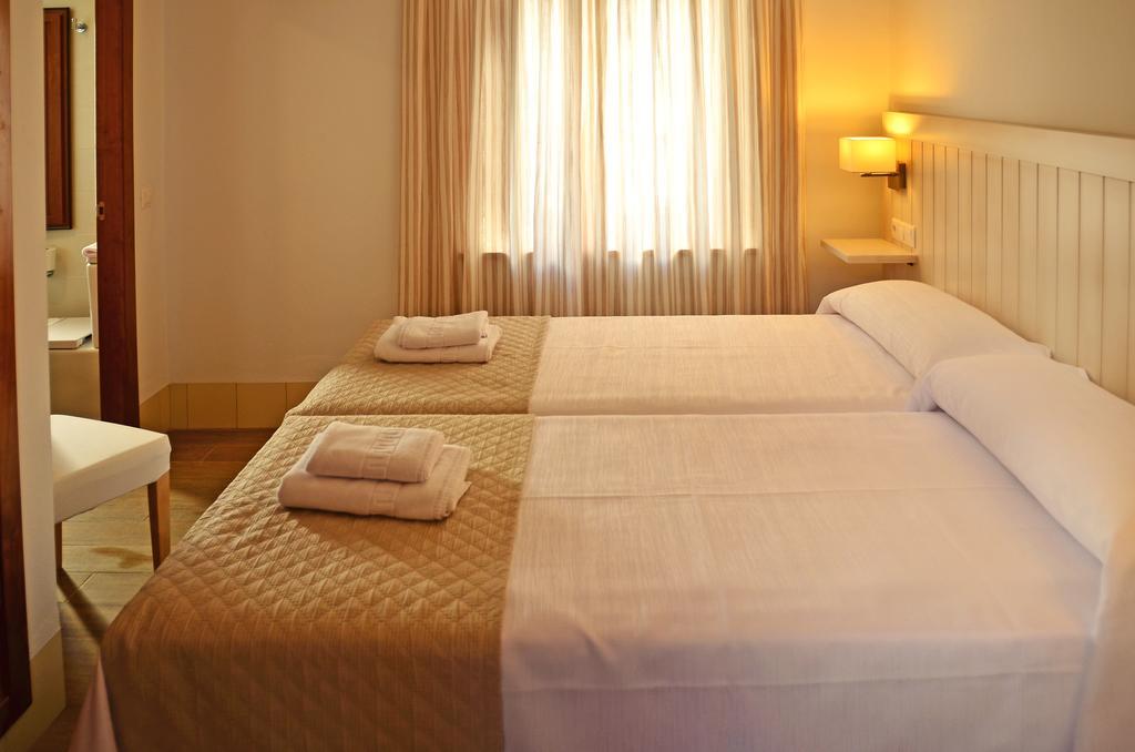 Hostal La Fonda 콘일데라프론테라 객실 사진