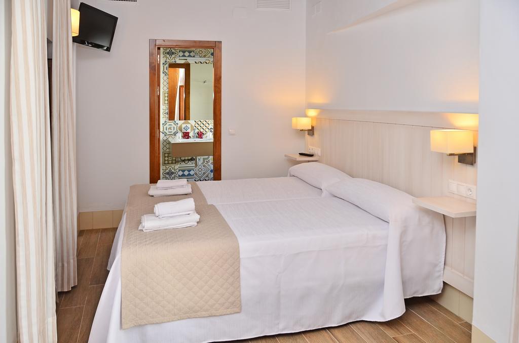 Hostal La Fonda 콘일데라프론테라 객실 사진
