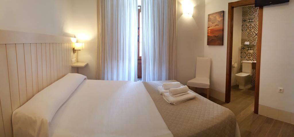 Hostal La Fonda 콘일데라프론테라 외부 사진